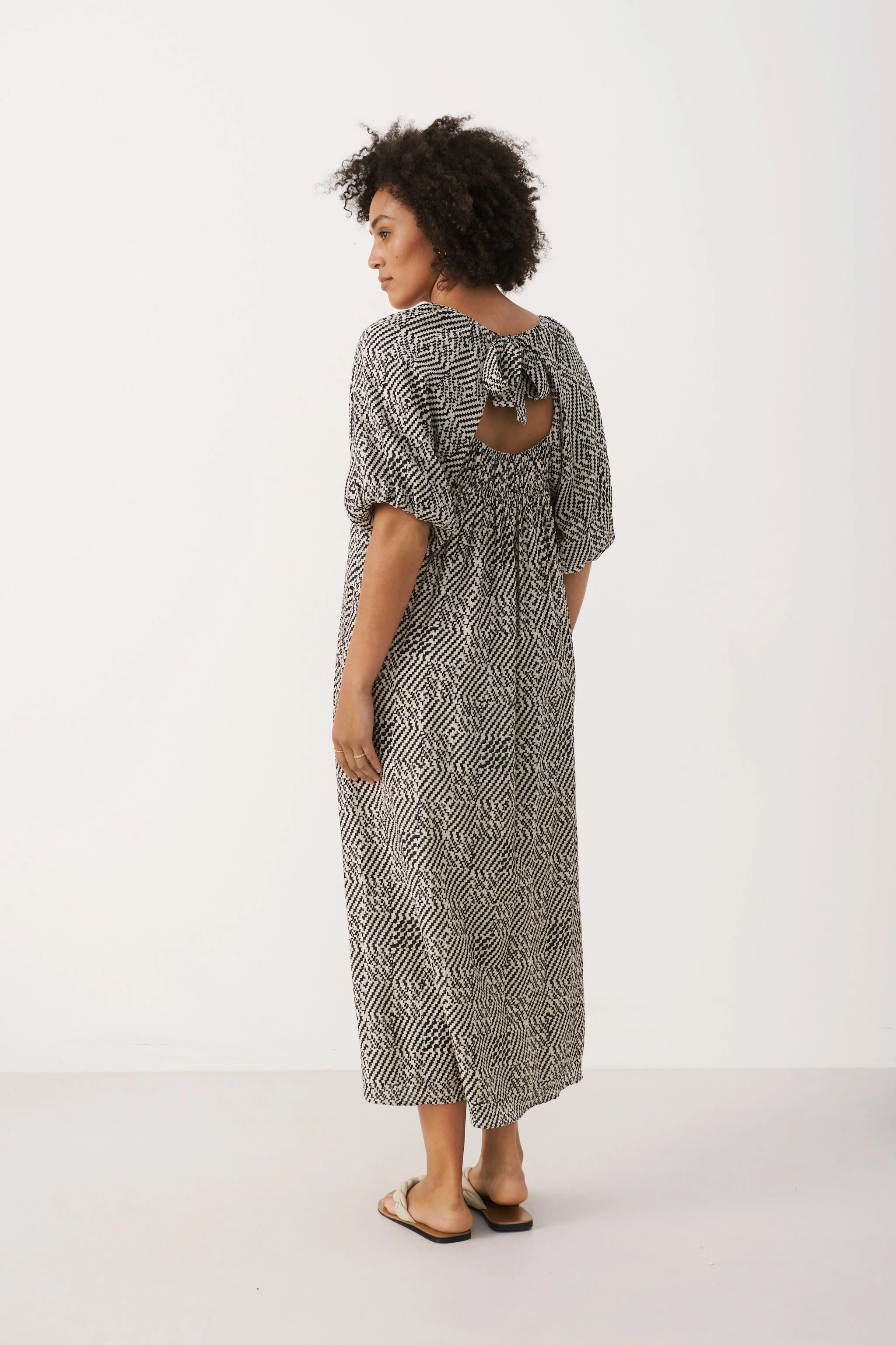 Part Two Naisten Mekko ARISA DRESS Musta Kuosi - Image 3