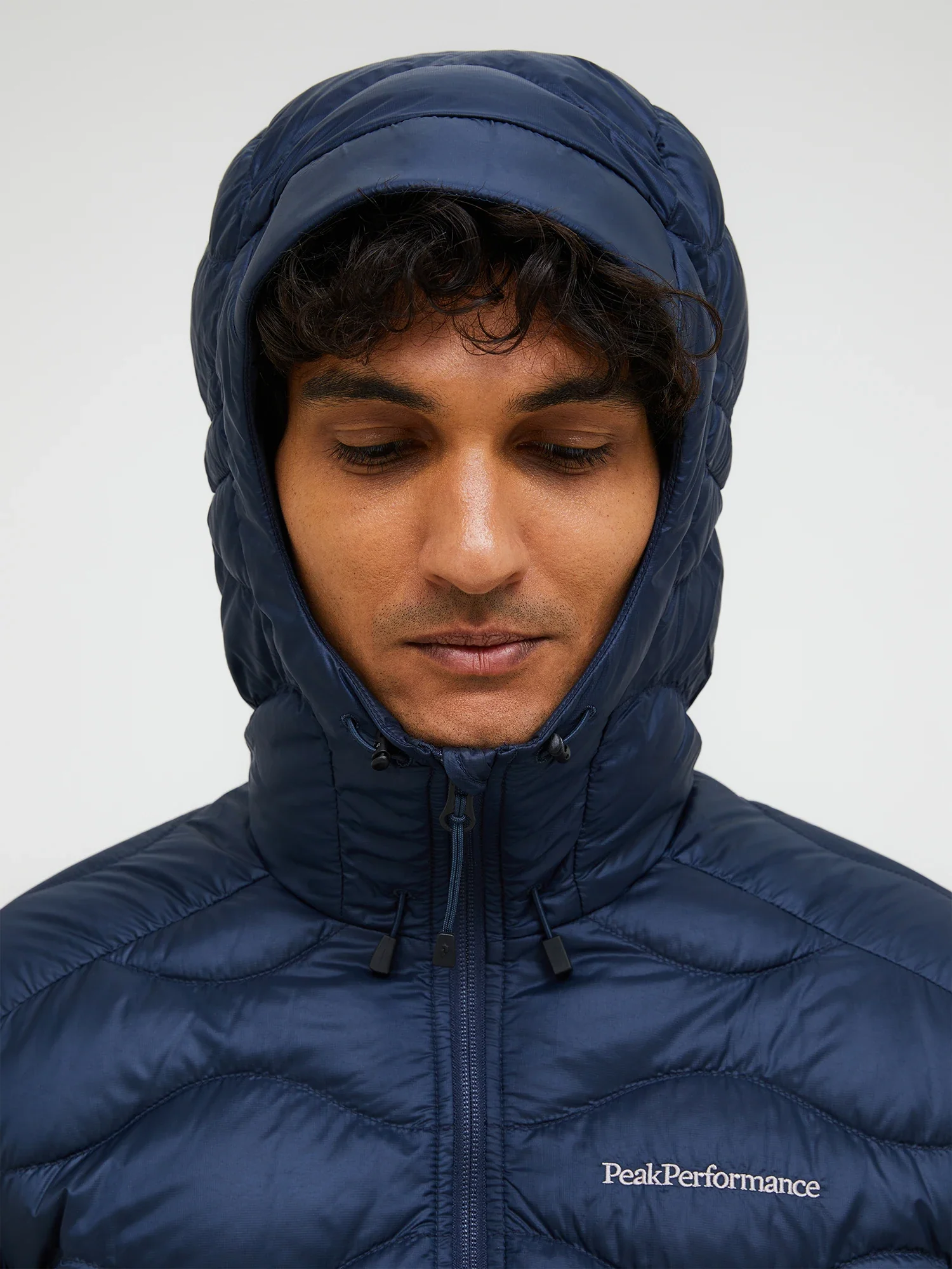 Peak Performance Miesten Kevytuntuvatakki, M HELIUM DOWN HOOD JACKET Tummansininen - Image 3