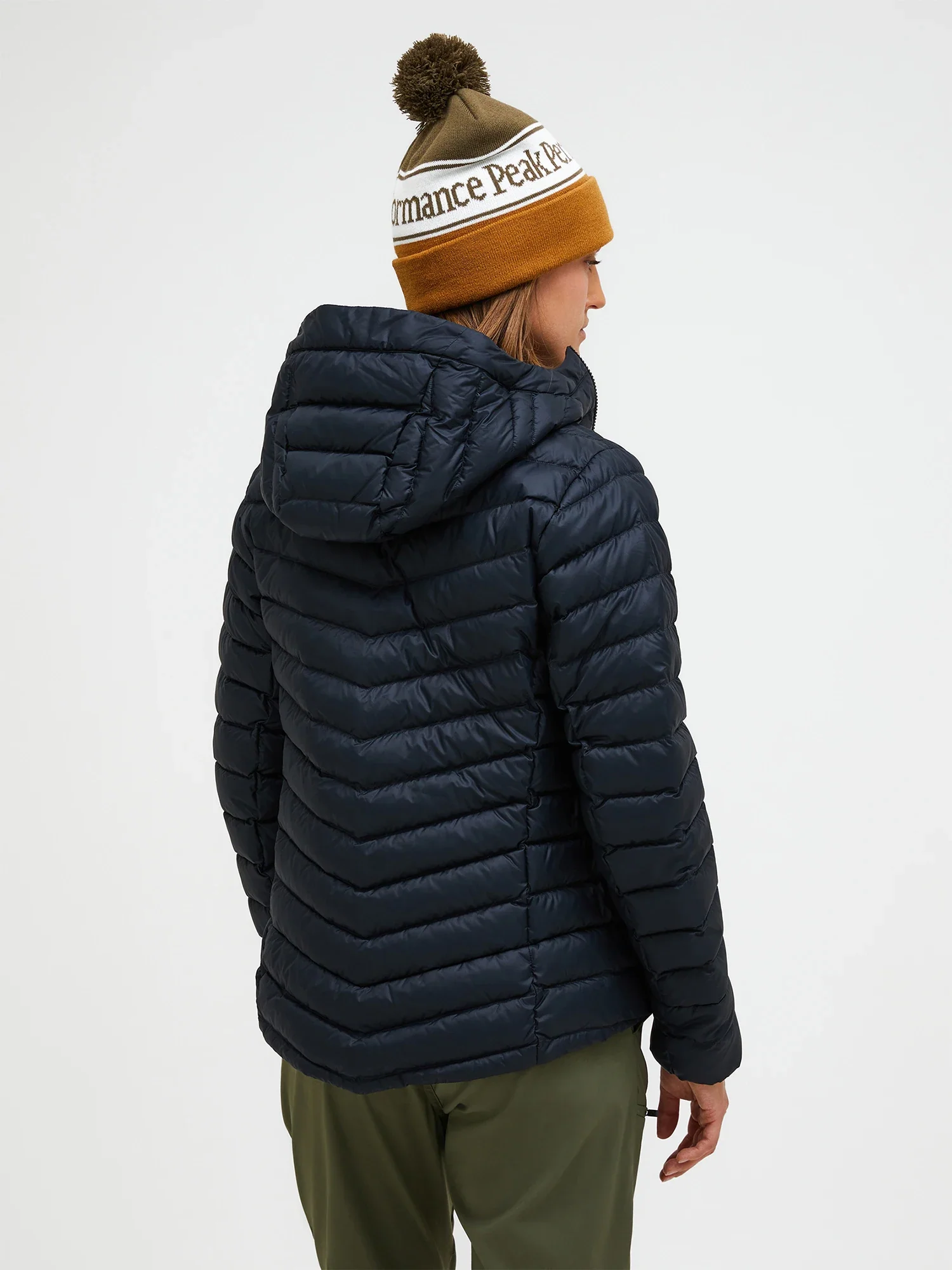Peak Performance naisten kevytuntuvatakki, W FROST HOOD JACKET Musta - Image 2