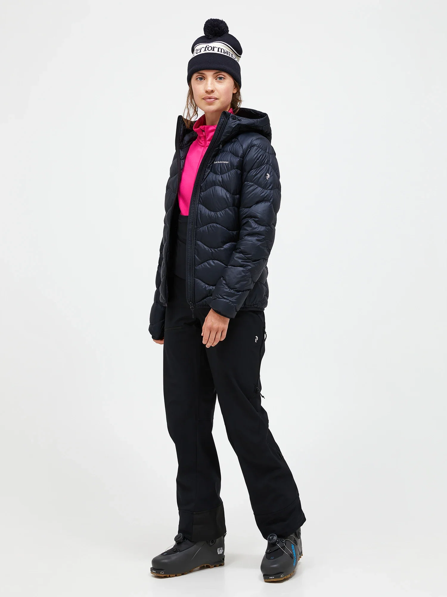 Peak Performance Naisten Kevytuntuvatakki, W Helium Down Hood Jacket Musta - Image 2