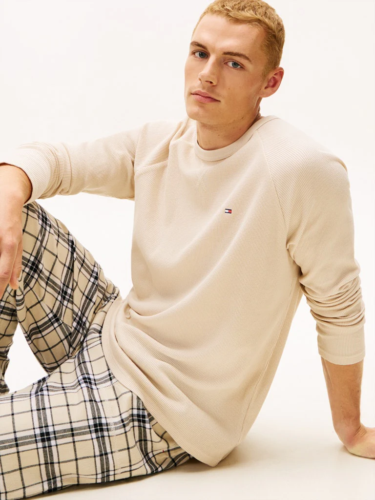 Tommy Hilfiget Relaxed Flannel PJ Set, Boxed beige - Image 2