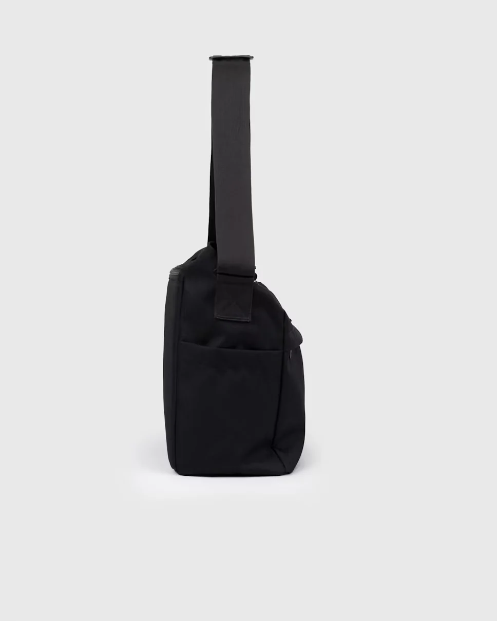 Sandqvist laukku, ICON MESSENGER BAG Musta - Image 4