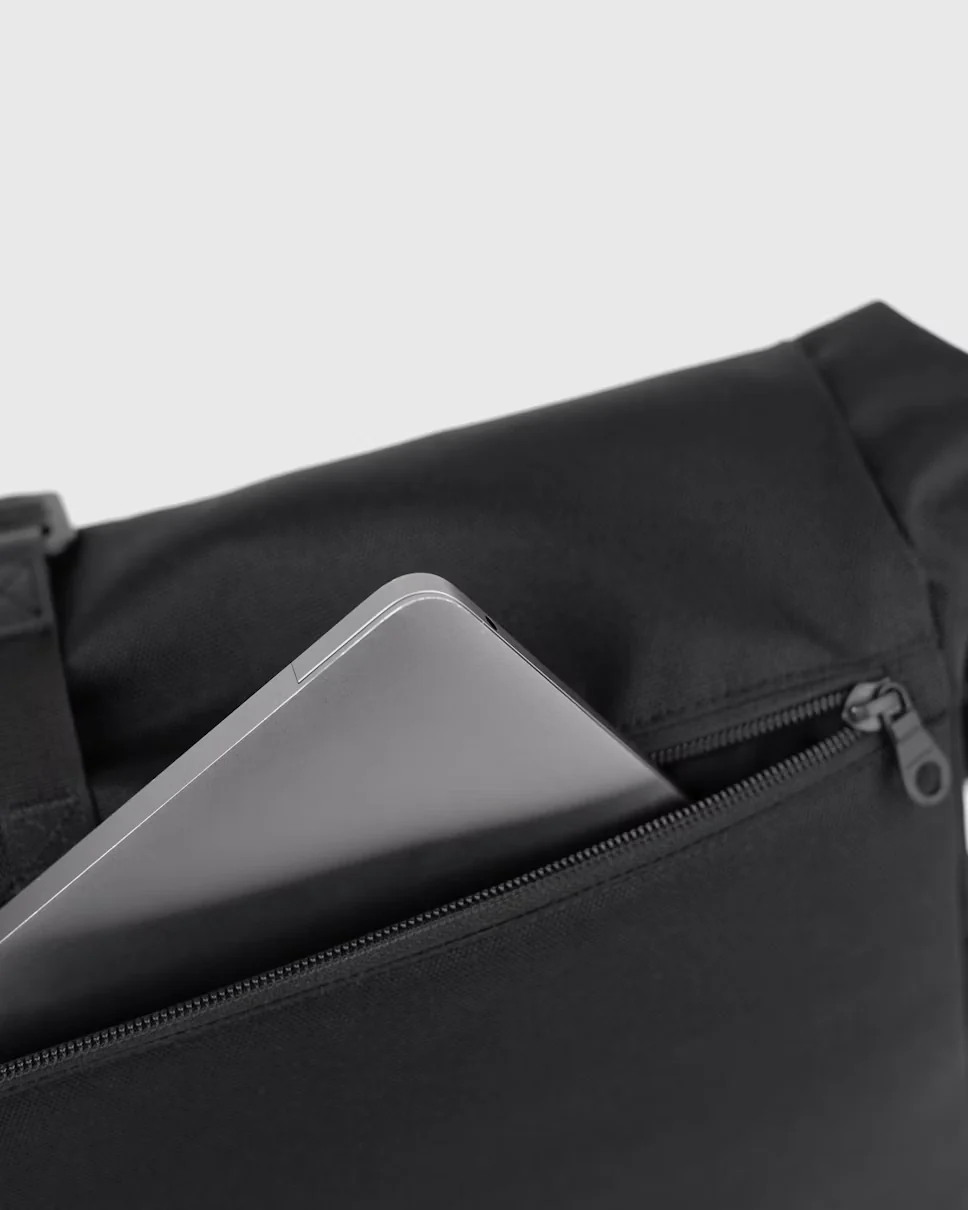 Sandqvist laukku, ICON MESSENGER BAG Musta - Image 5