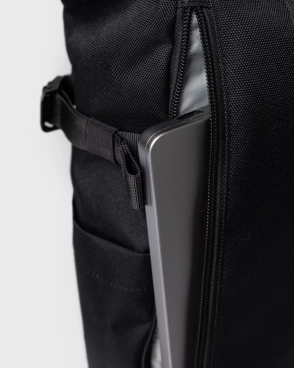 Sandqvist reppu, ICON ROLLTOP BACKPACK M Musta - Image 7