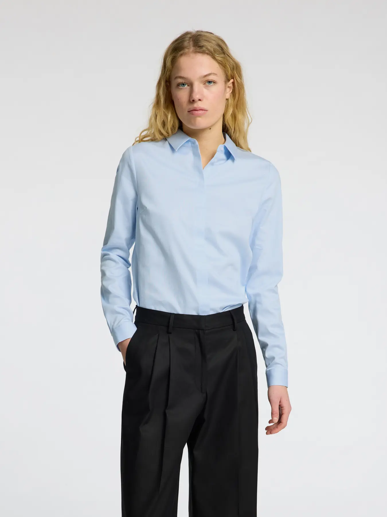 Selected Femme naisten paitapusero, SLFROMIE LS FITTED SHIRT Light Blue