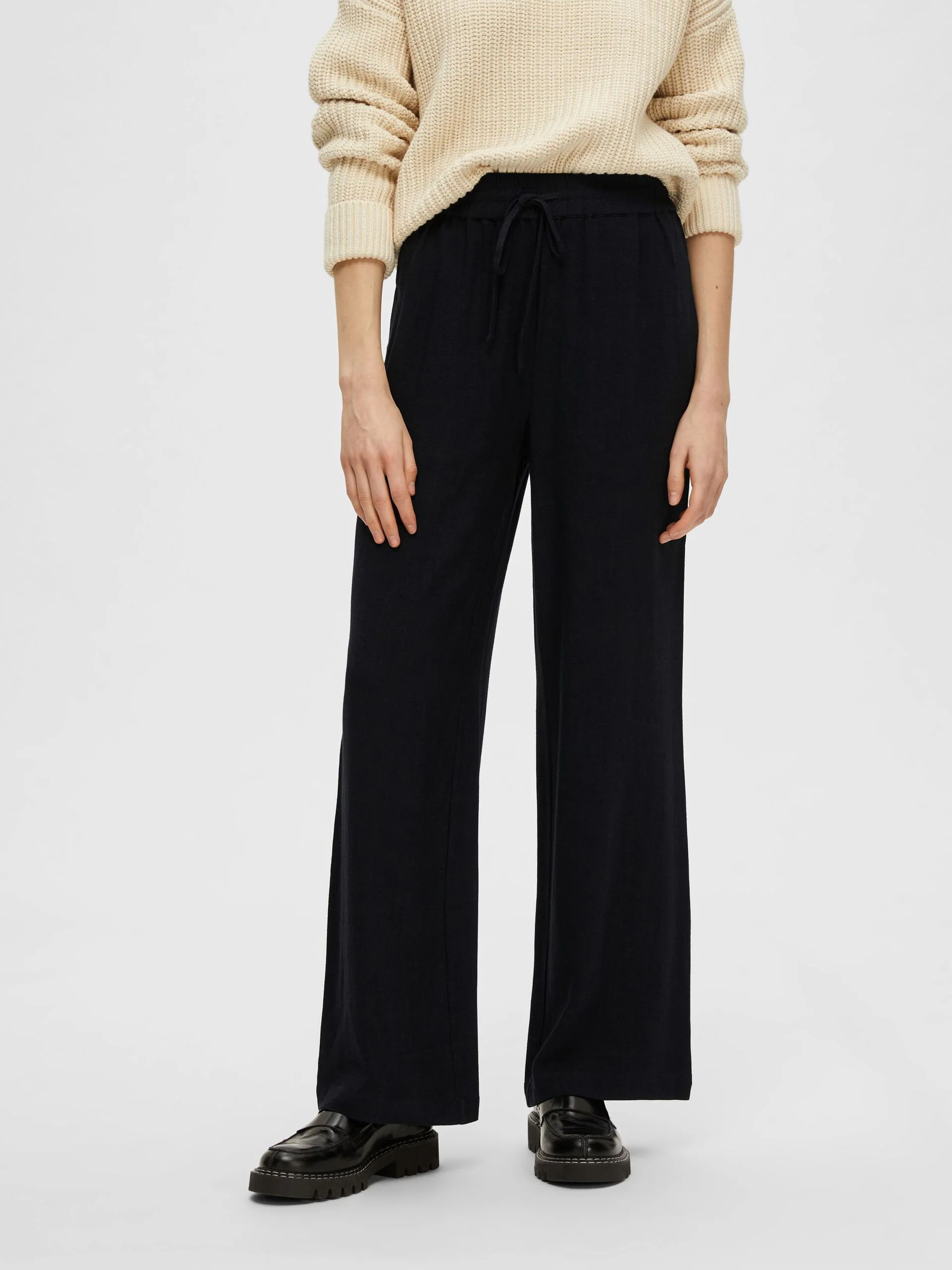 Selected Femme pellavahousut, SLFVIVA-GULIA MW LONG LINEN PANT NOOS Musta