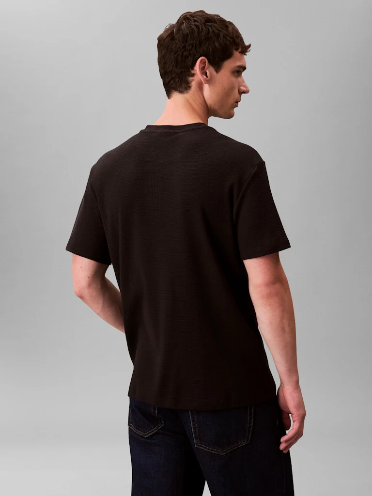 Calvin Klein Jeans miesten t-paita SS Waffle Badge Crewnk Tee, musta - Image 2