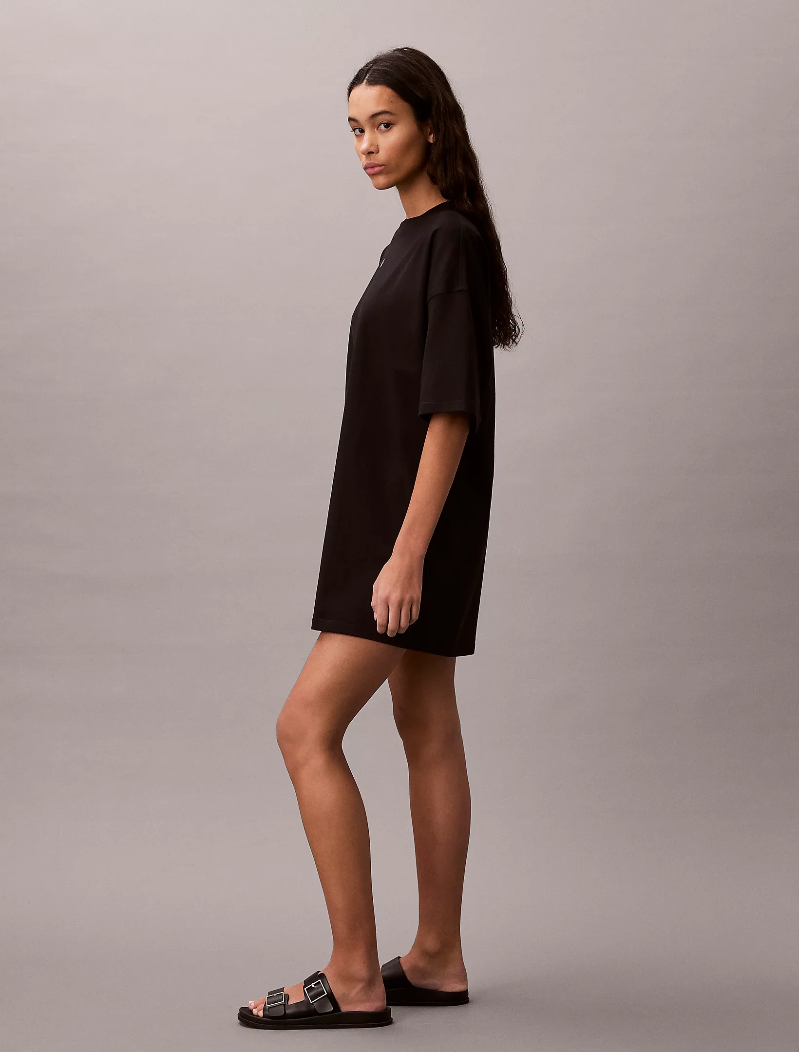 Calvin Klein Jeans naisten t-paitamekko SS WOven Label Oversized Tee Dress, musta - Image 4