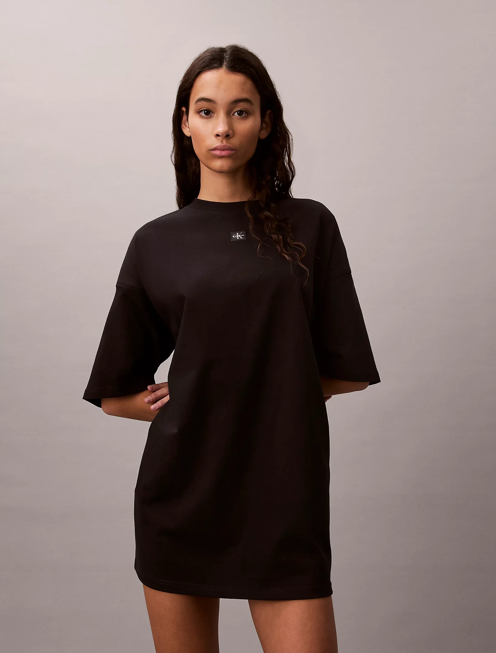 Calvin Klein Jeans naisten t-paitamekko SS WOven Label Oversized Tee Dress, musta - Image 5