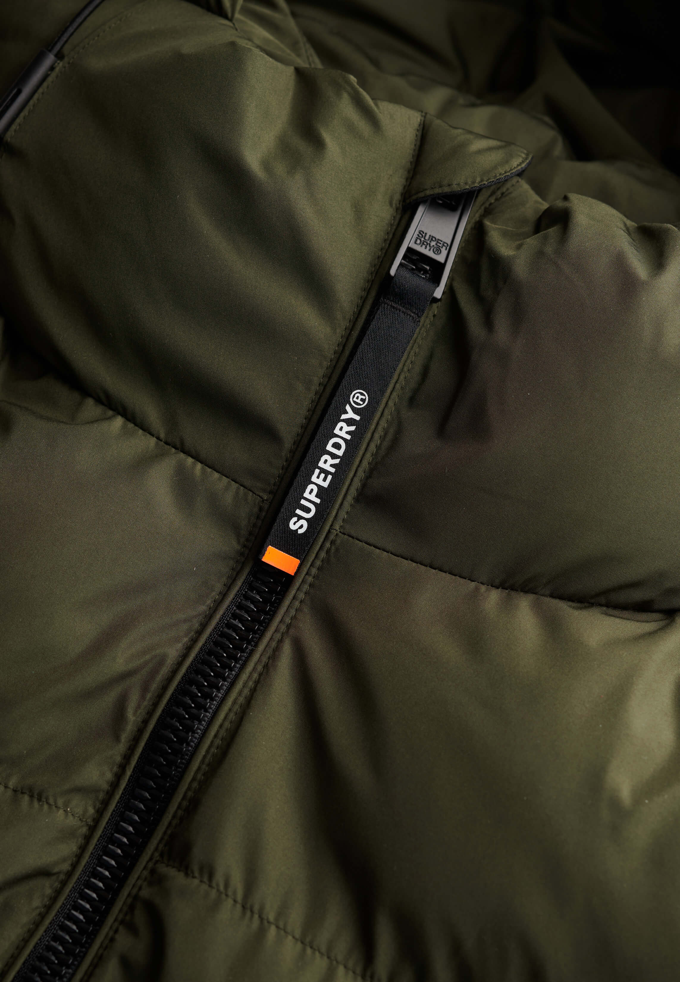 Superdry Miesten Talvitakki, Hooded Sports Puffer Jacket Tummanvihreä - Image 7