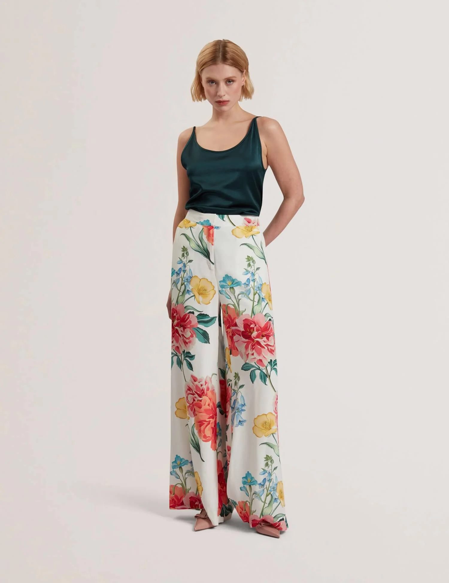 Ted Baker naisten housut, NYMPHAT Printed Trouser Valkopohjainen Kuosi