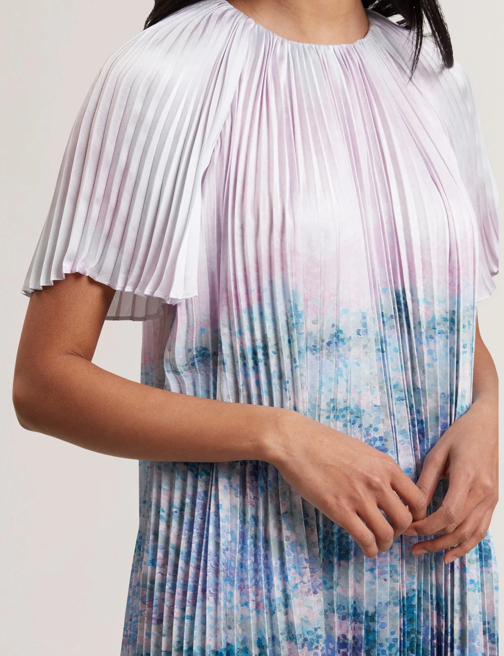 Ted Baker naisten maximekko, DEELIAA Short Sleeve Pleated Maxi Dress Vaaleanpunainen Kuosi - Image 4