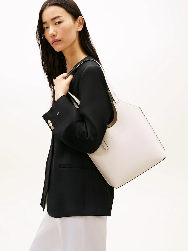 Tommy Hilfiger naisten laukku TH Modern Mini Tote, luonnonvalkoinen