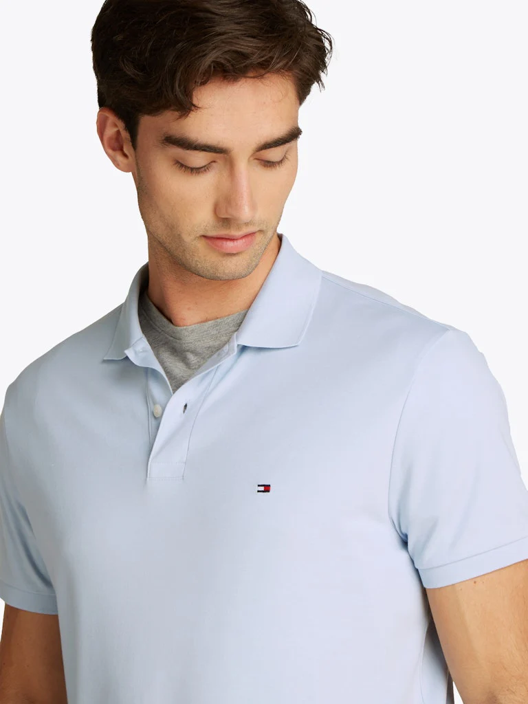 Tommy Hilfiger miesten pikeepaita, LIQUID COTTO REG SEASONAL POLO Vaaleansininen - Image 4