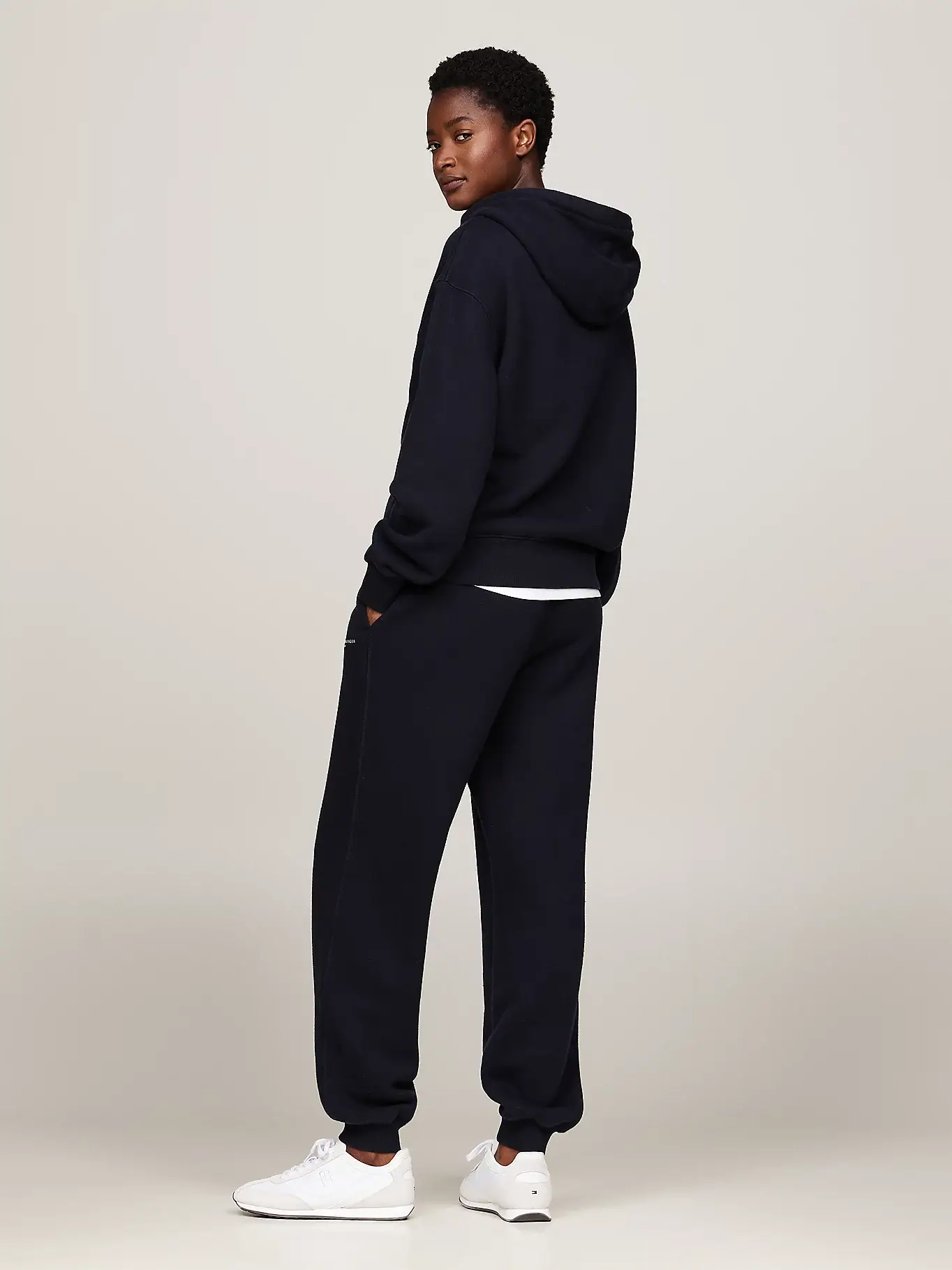 Tommy Hilfiger naisten huppari, MODERN REG MINI CORP HOODIE Tummansininen - Image 2