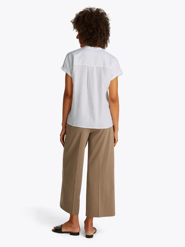 Tommy Hilfiger naisten lyhythihainen pellavapusero, ESS LINEN COLLARLESS SS BLOUSE Valkoinen - Image 2