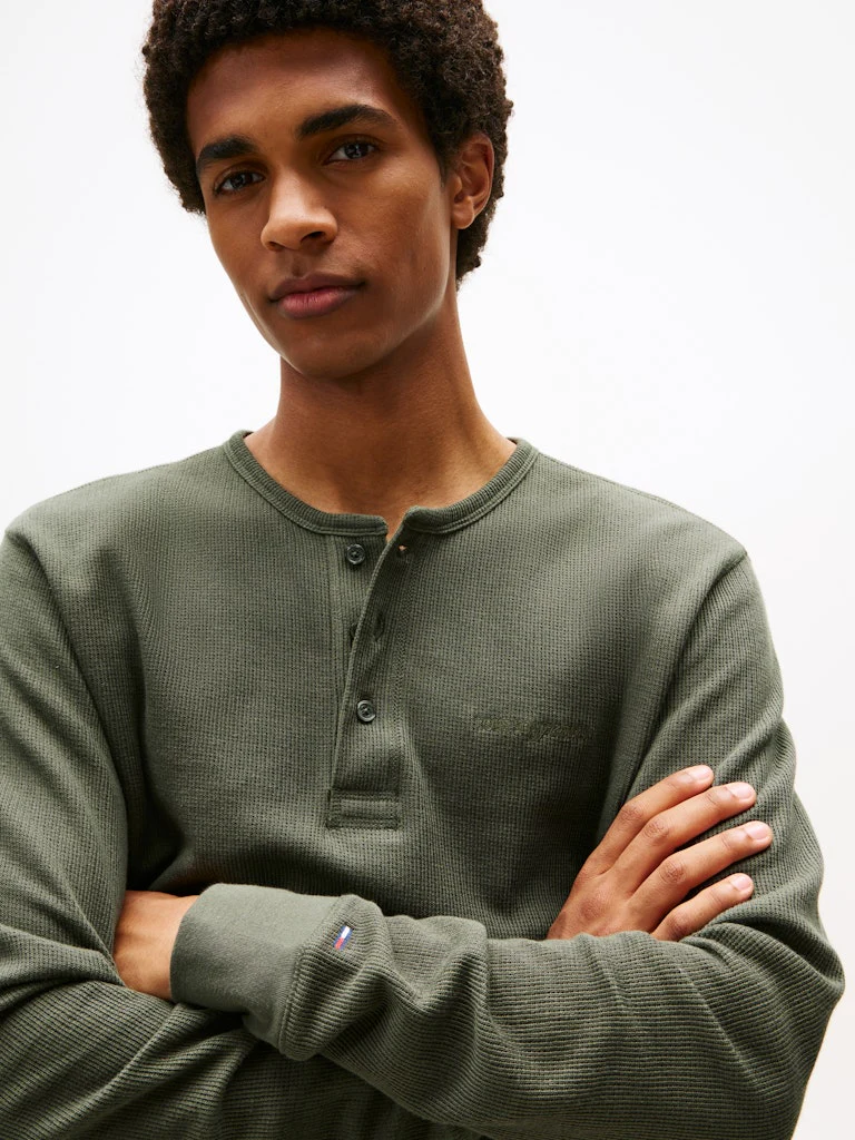 Tommy Jeans miesten paita, TJM SLIM WAFFLE SCRIPT HENLEY Vihreä - Image 5