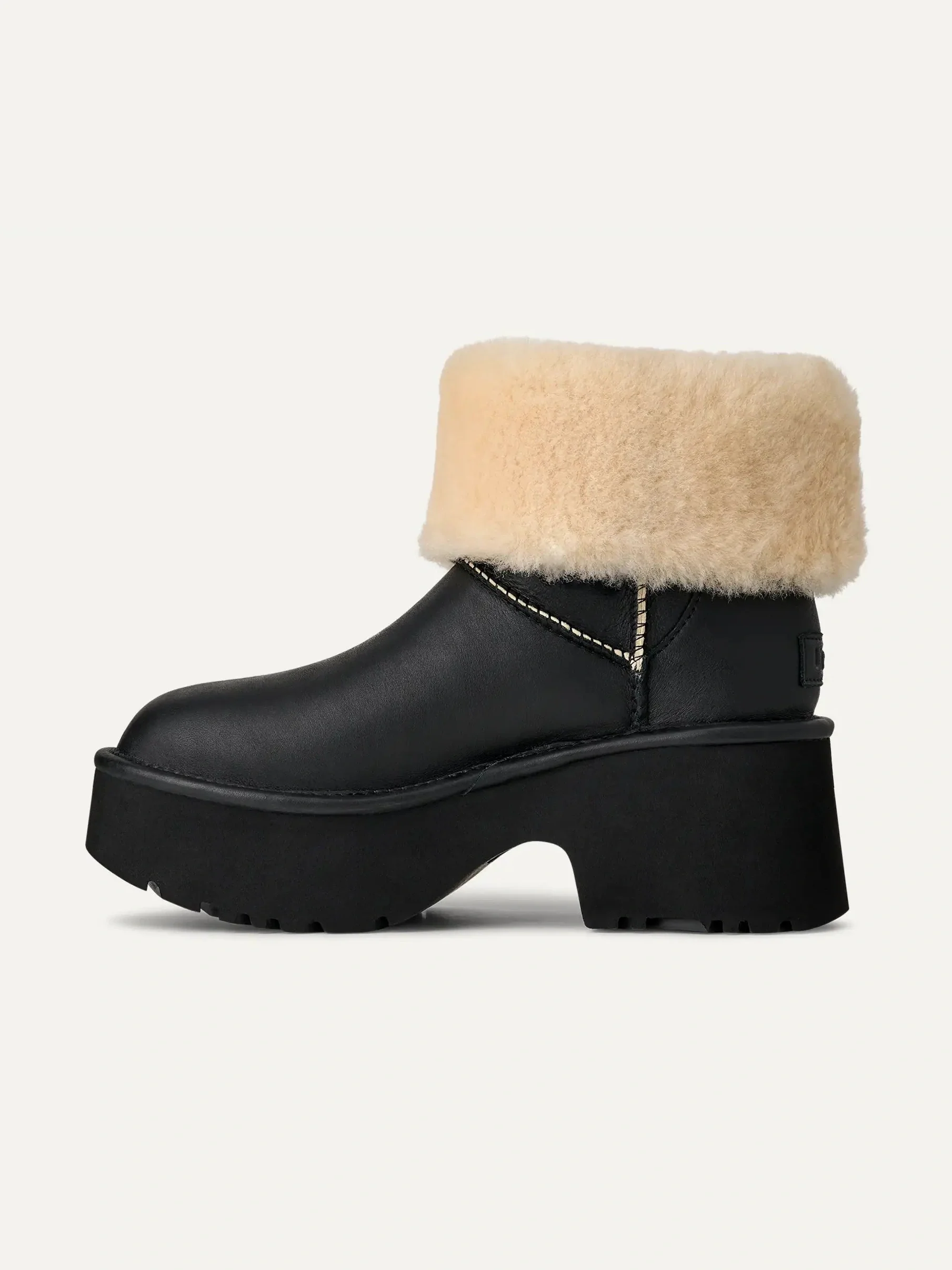UGG naisten saappaat, W NEW HEIGHTS CUFF LTHR Musta - Image 3