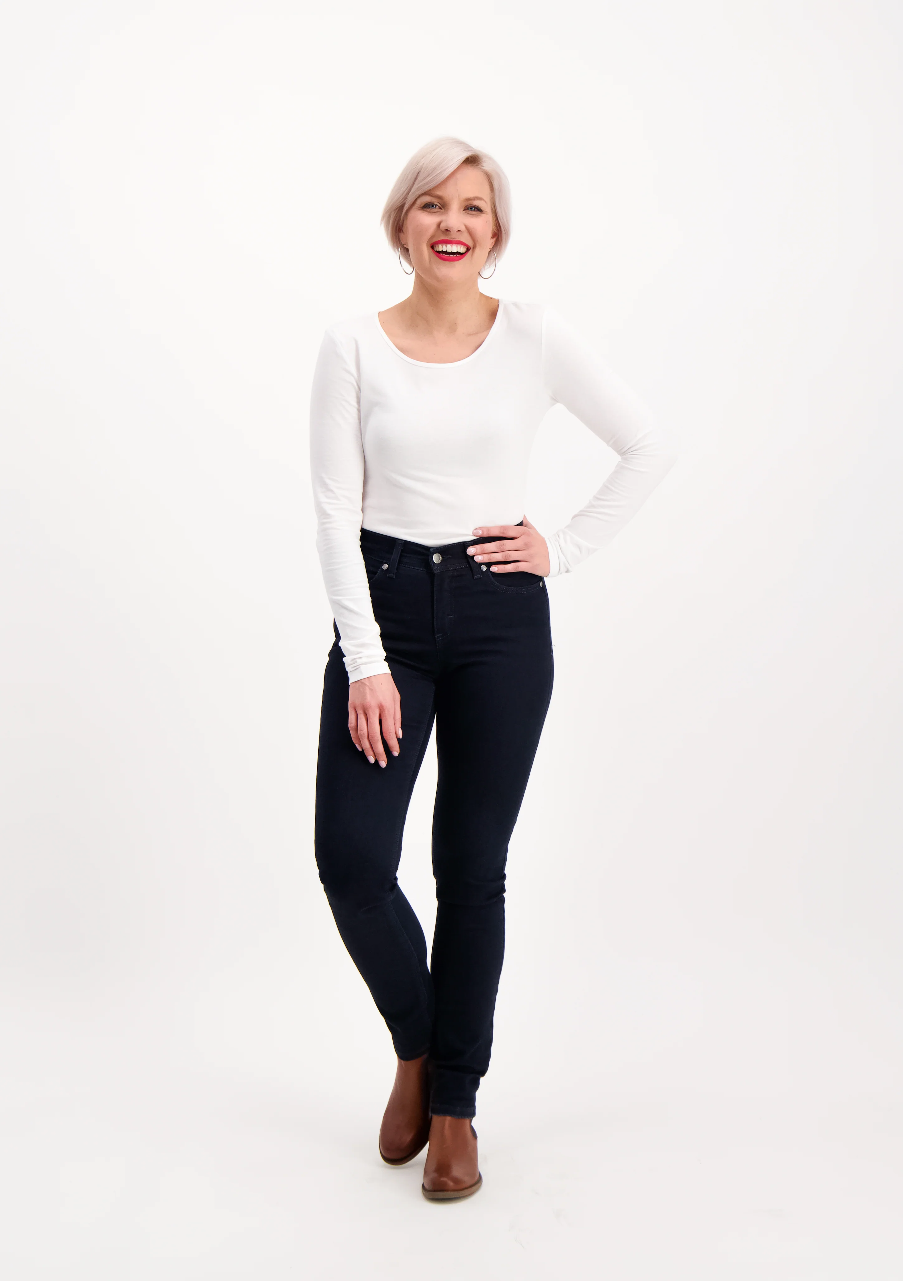 Very Nice Naisten Farkut, Suzie 8411 Slim Fit Tummansininen - Image 2