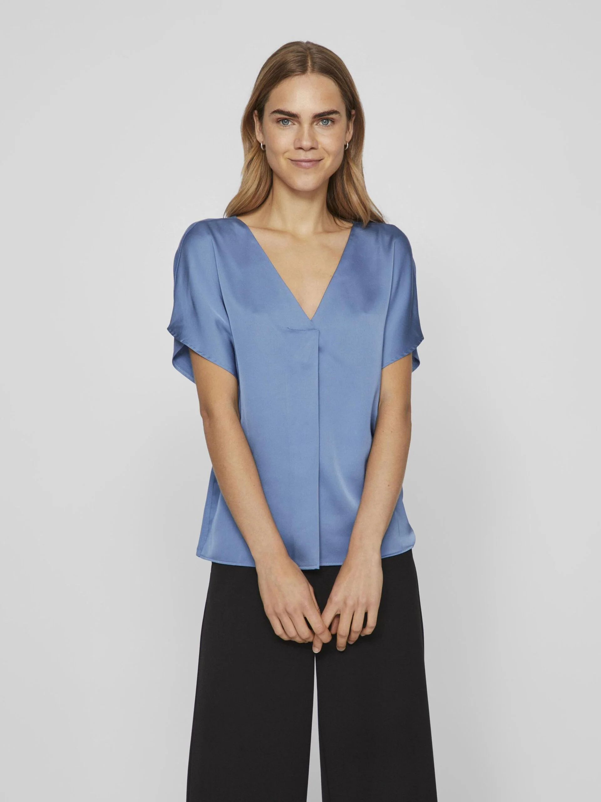 Vila naisten satiinitoppi, VIELLETTE V-NECK S/S SATIN TOP Sininen