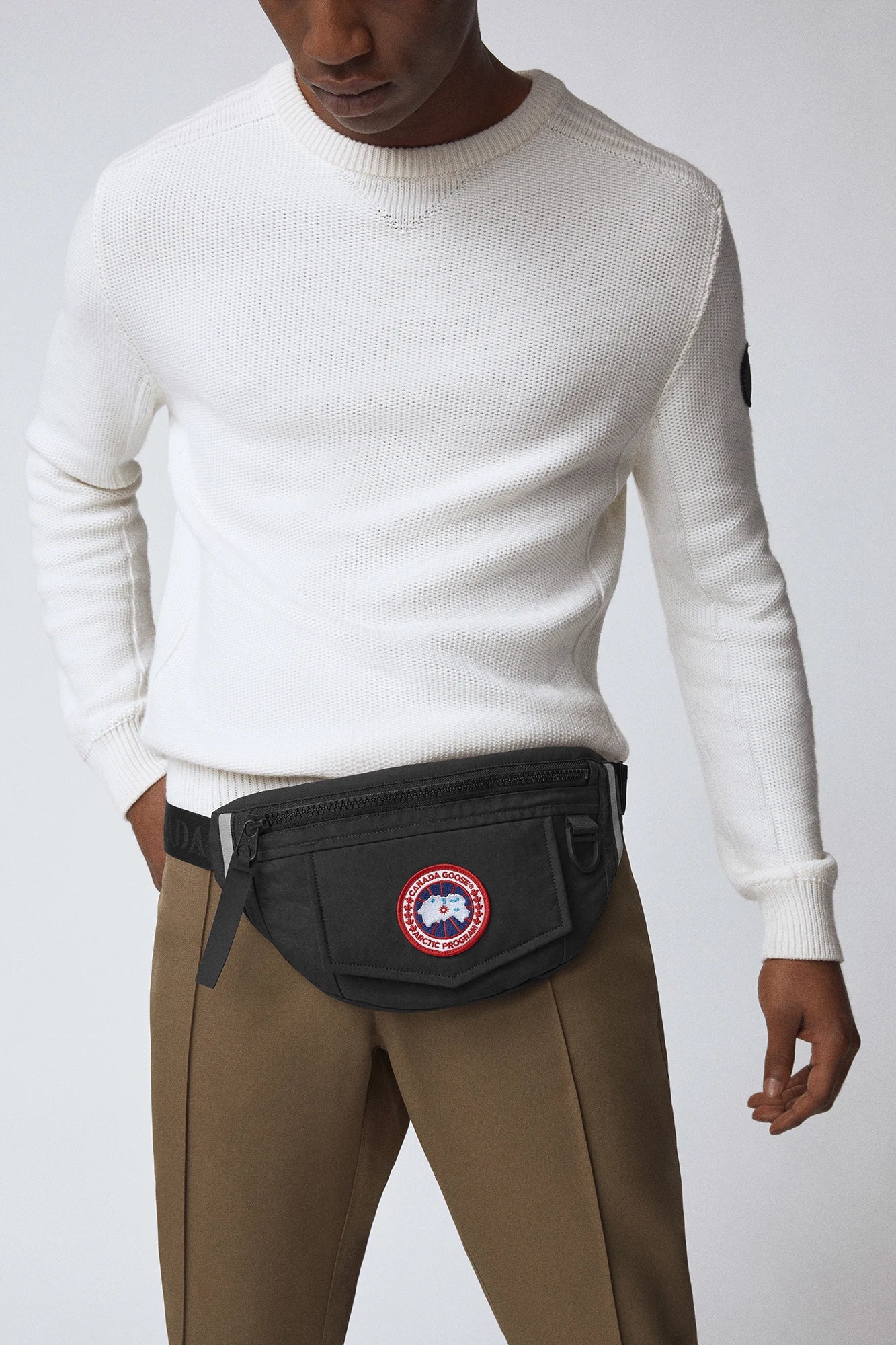 Canada Goose vyölaukku, WAIST BAG CLASSIC DISC MUSTA - Image 2