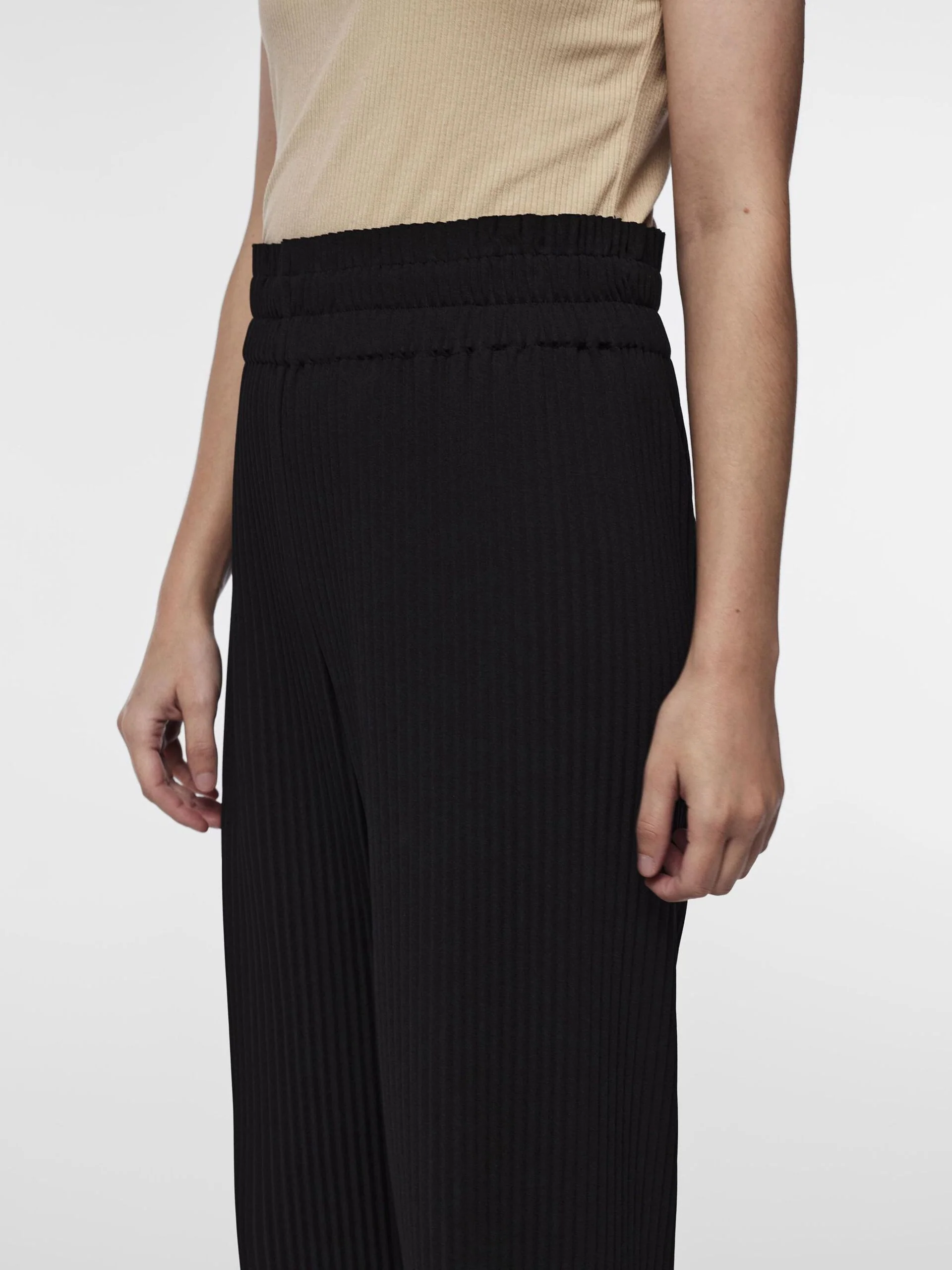 Y.A.S naisten housut YASALISA HW Pants, musta - Image 3