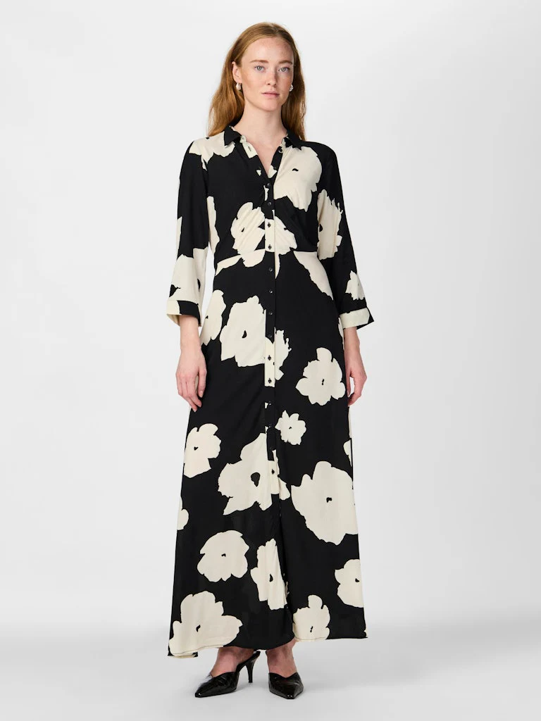 Y.A.S Naisten Maksimekko YASSAVANNA LONG SHIRT DRESS Black Mille