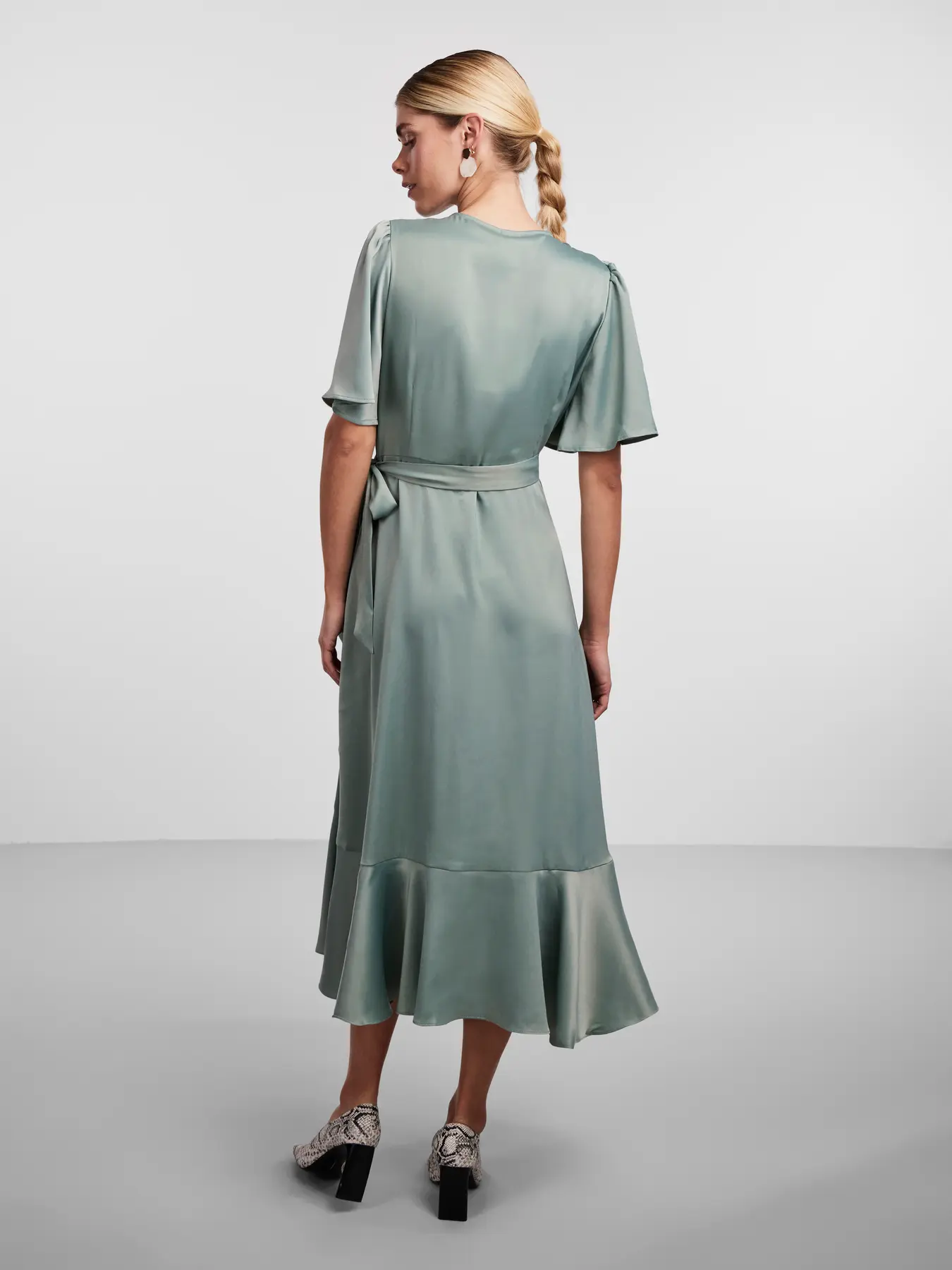 Y.A.S Naisten Mekko, YASTHEA 2/4 MIDI WRAP DRESS Green Milieu - Image 2