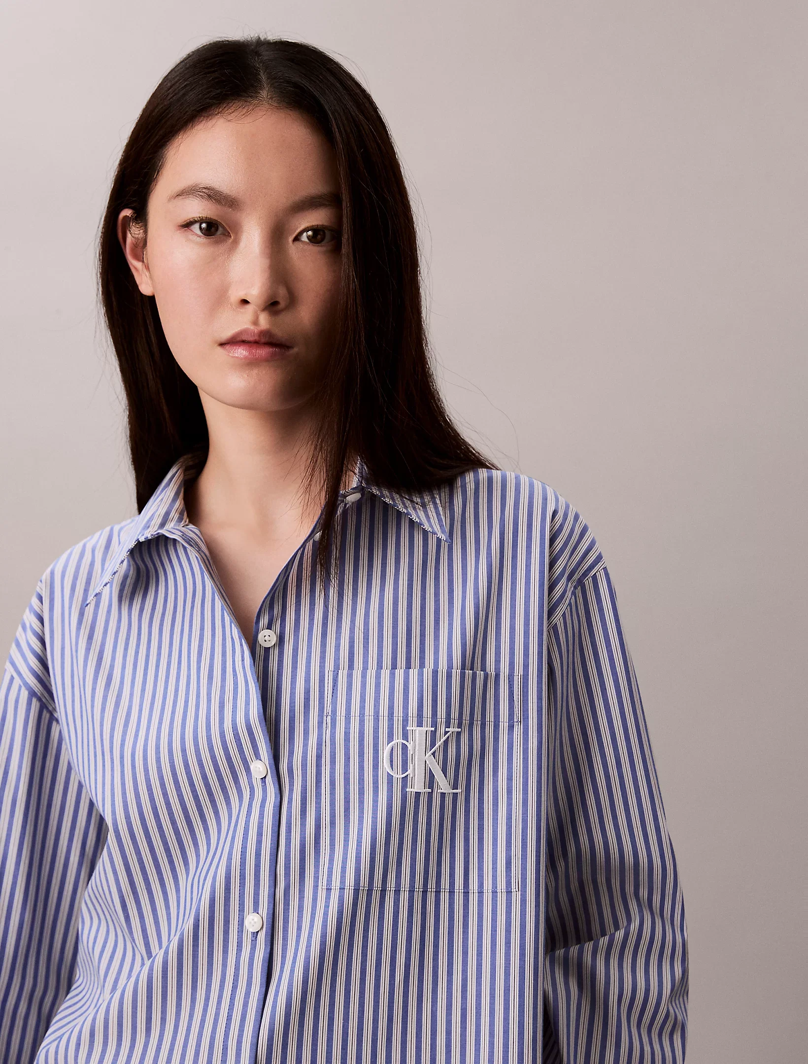 Calvin Klein Jeans naisten paitapusero YD PERFECT BUTTON DOWN SHIRT, vaaleansininen - Image 5
